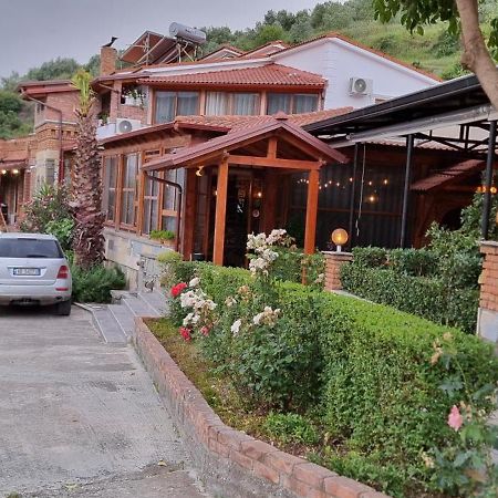Salillari Guest House Berat Exteriör bild