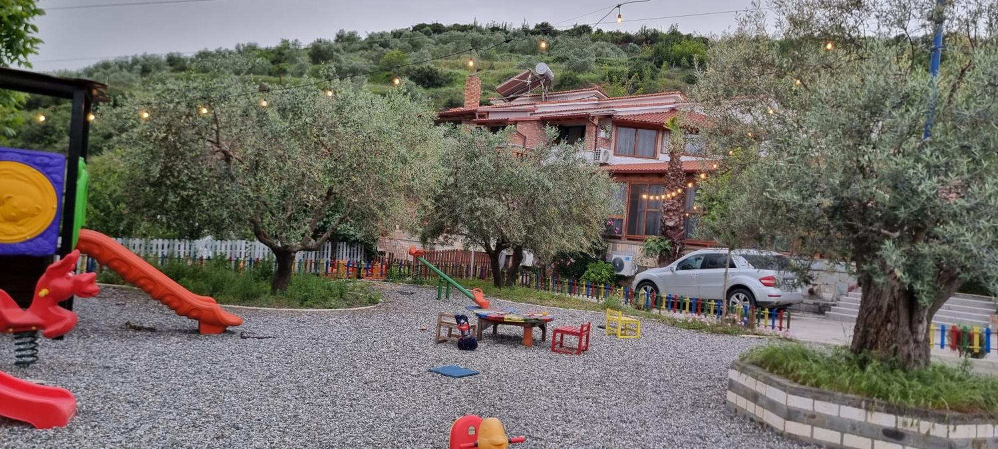 Salillari Guest House Berat Exteriör bild